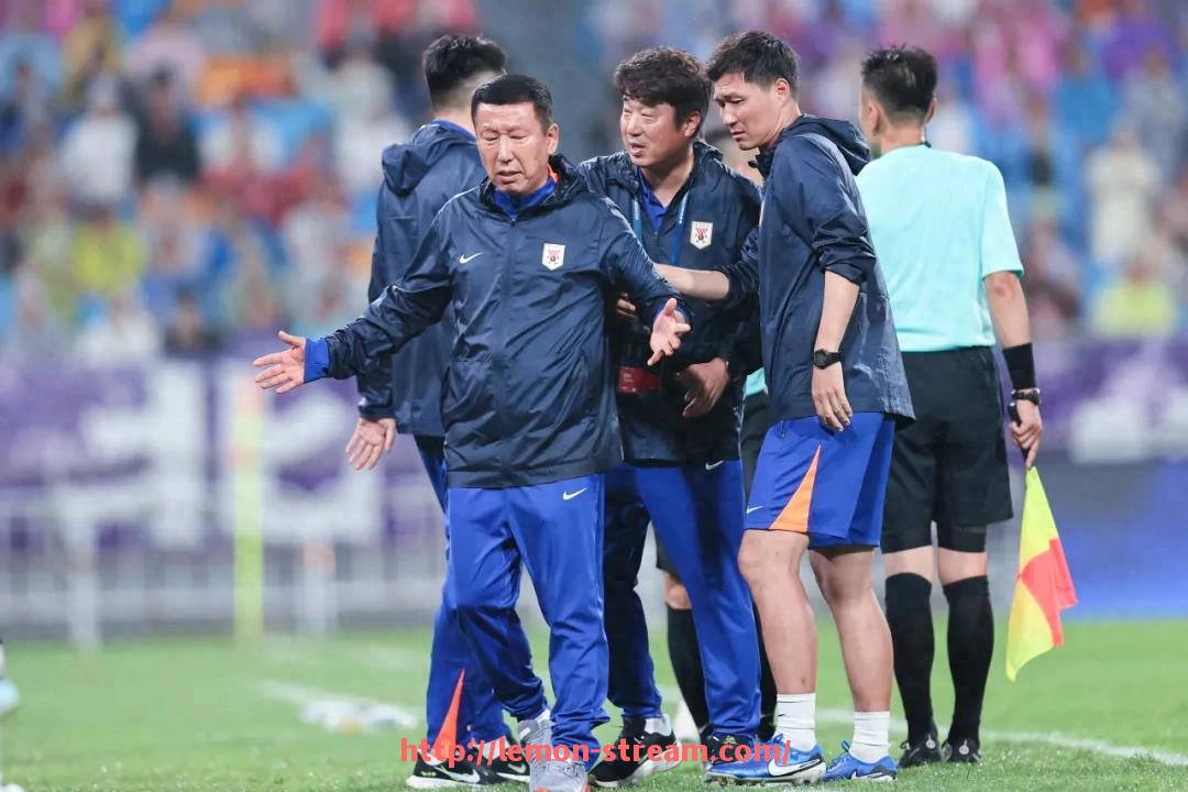 柠檬体育直播-足球贴地斩射门的力量和精准如何兼顾？（任意球贴地斩是谁先踢出来的）